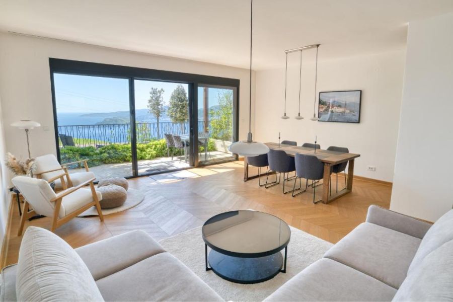 Seaview Hideaway 1