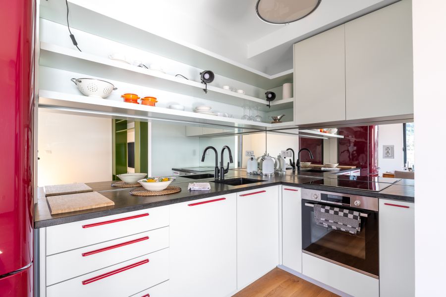 Majestic Two Bedroom Tre Apartment  6