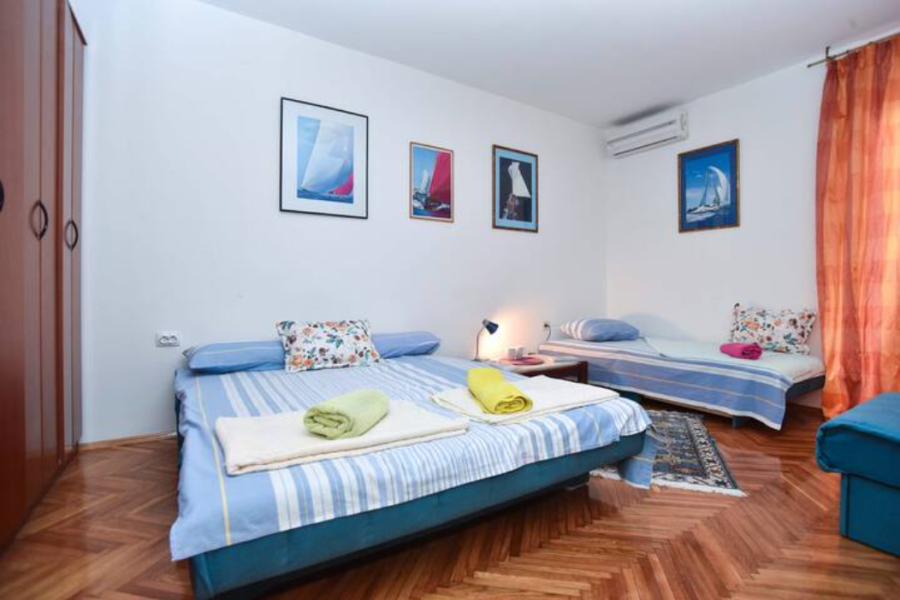 Family Apartment close to Slovenska beach 5