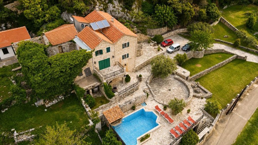 Villa Pietra Luxury Escape 1