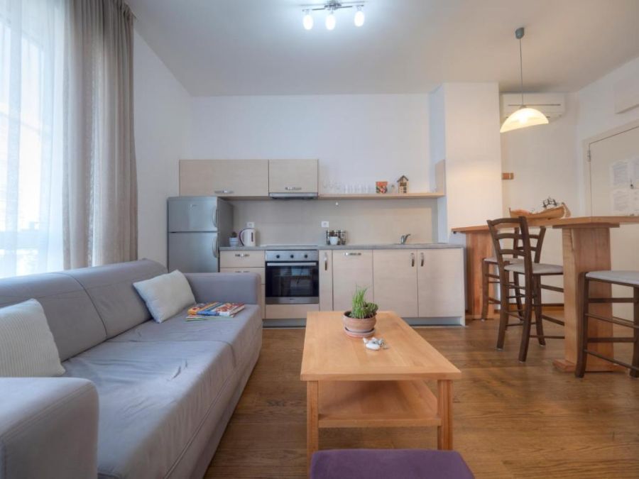 Seaside Rest Apartments  3