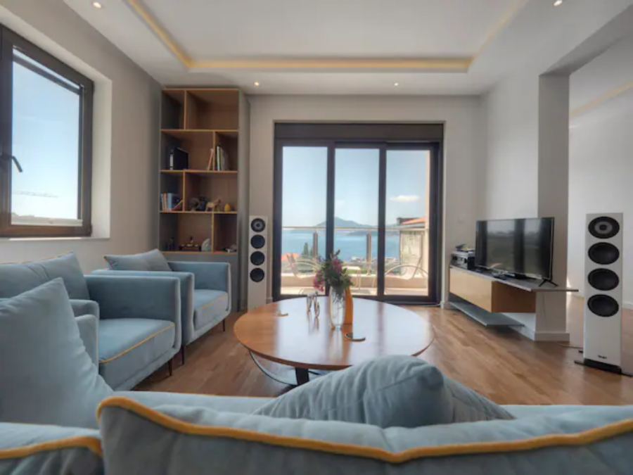 Reginas Residence 1