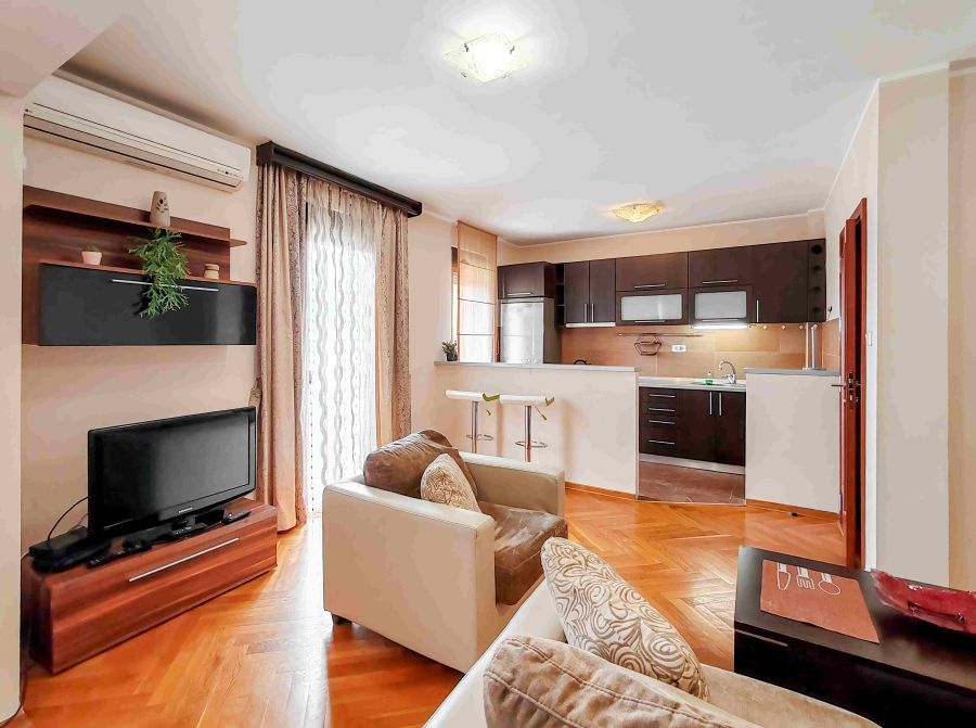 Sunny three-bedroom apartment in Budva 1