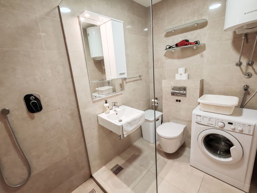 Andrey 1 bdr Apartment 3