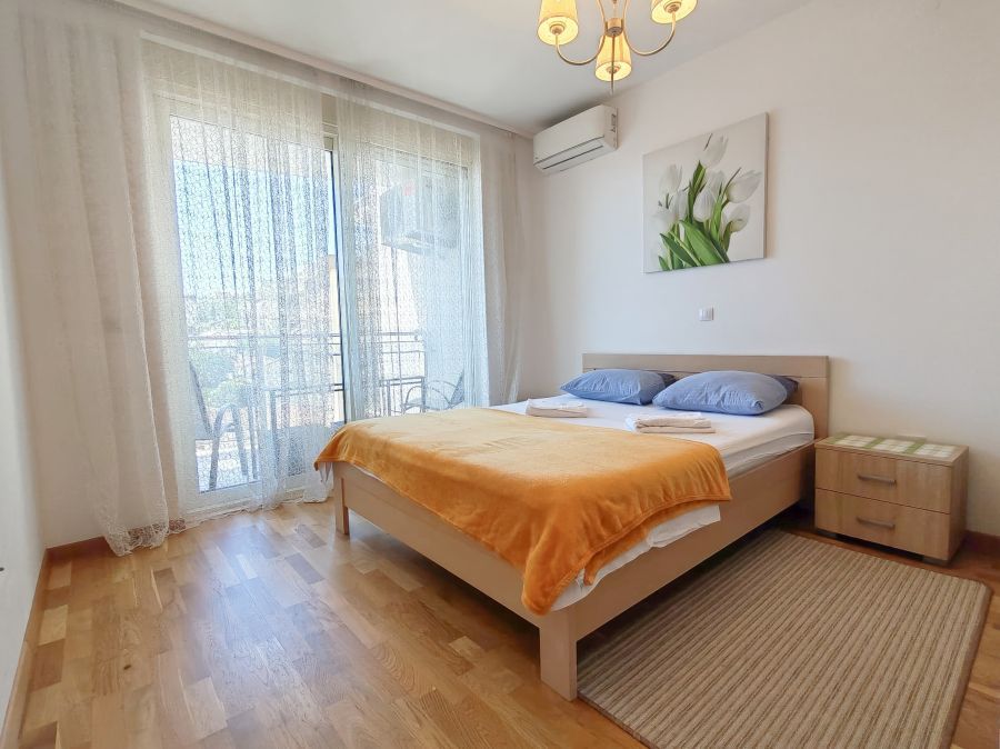 Andrey 1 bdr Apartment 6