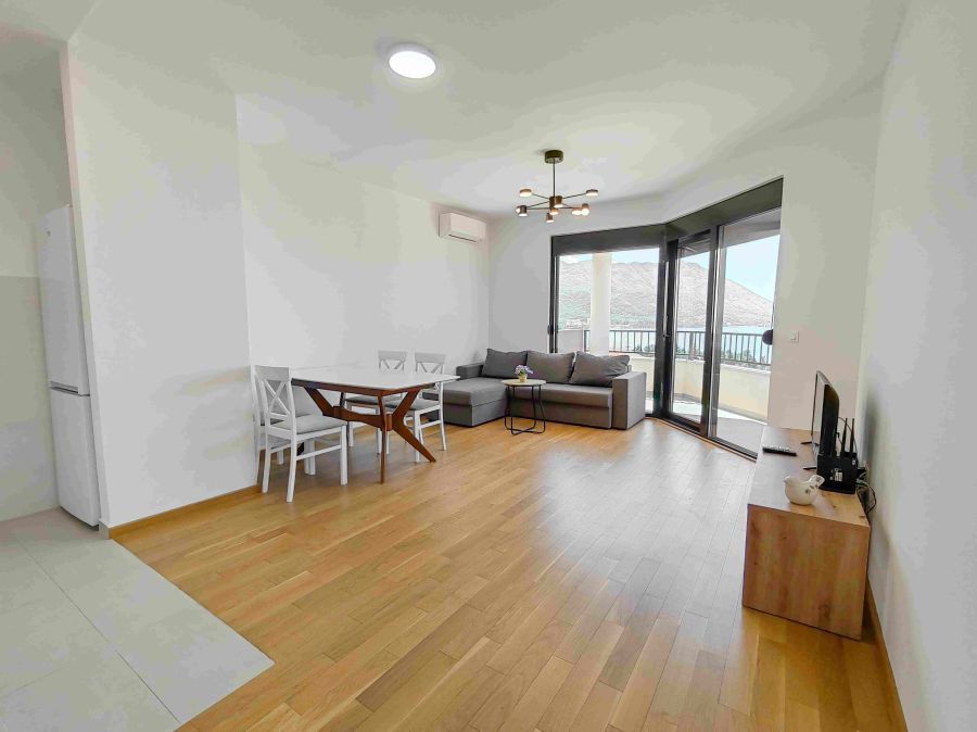 Sea view apartment in Becici + lovely one bedroom with parking 3