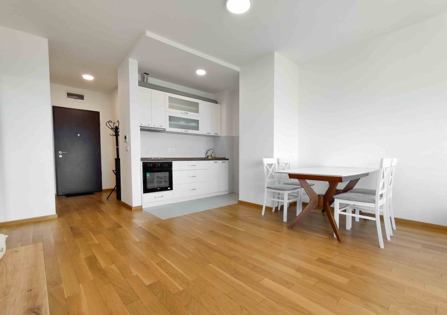 Sea view apartment in Becici + lovely one bedroom with parking 4