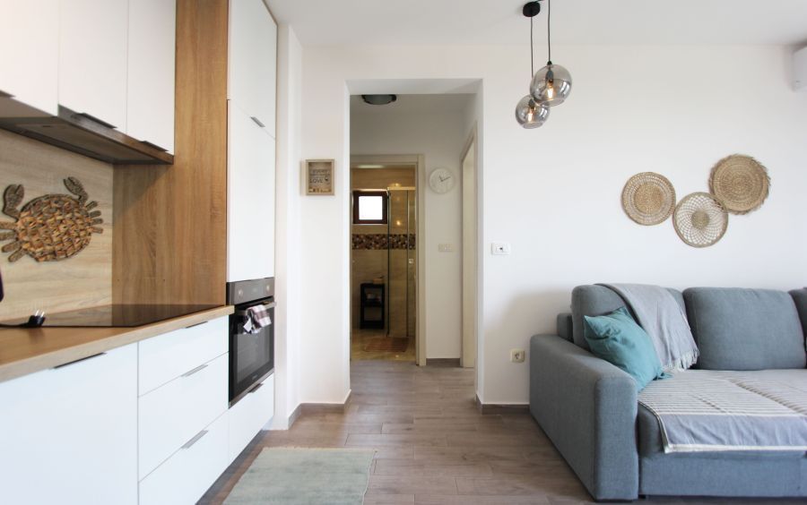 Romantic 2bd sea view apartment in Petrovac 5