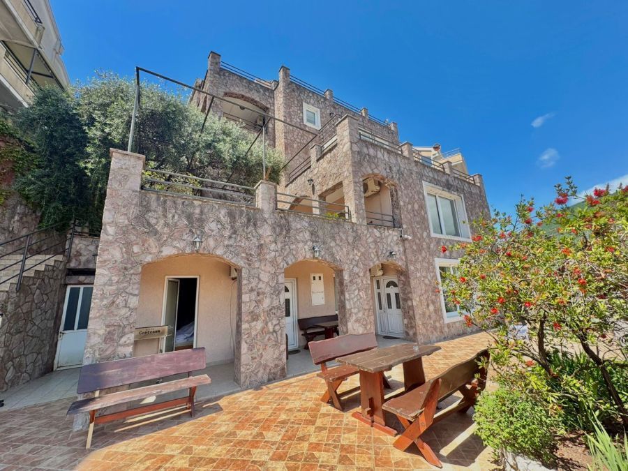 Contessa Apartments 1