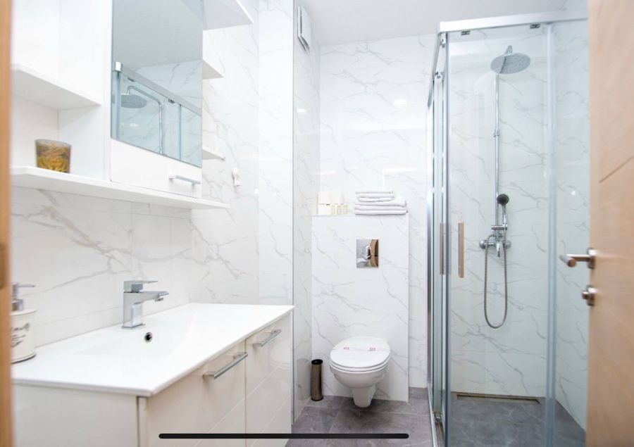 Comfort Apartment by In Property 5