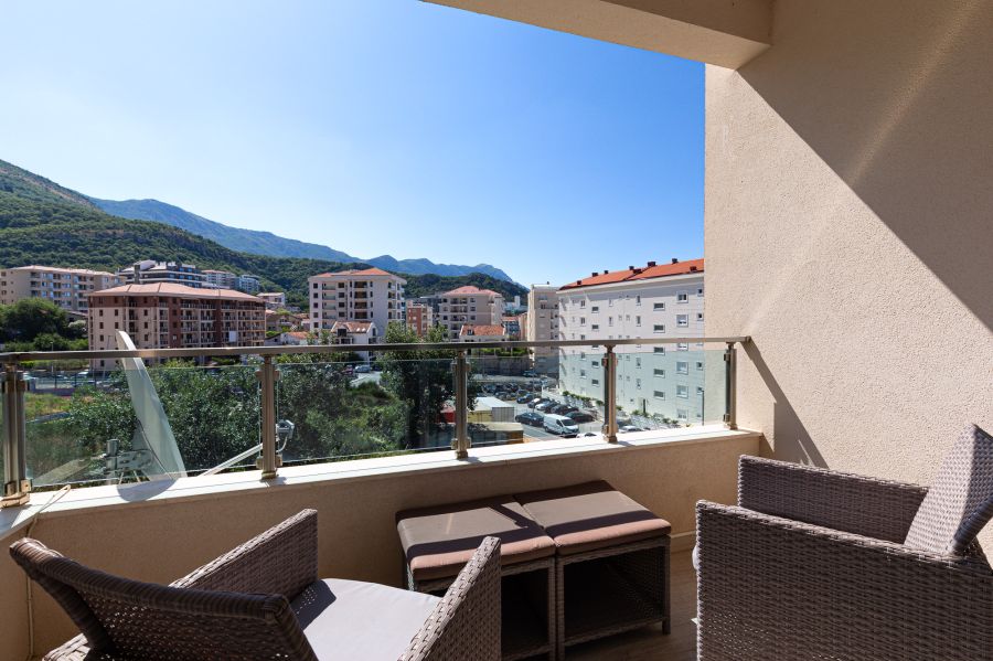 Partial sea view heaven 1bd 6