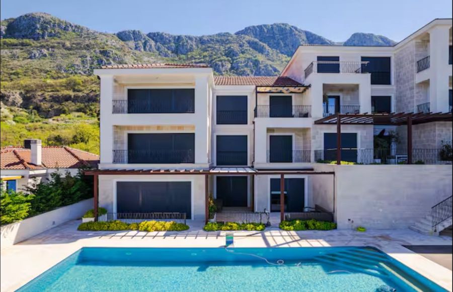 Monte Living by In Property 1