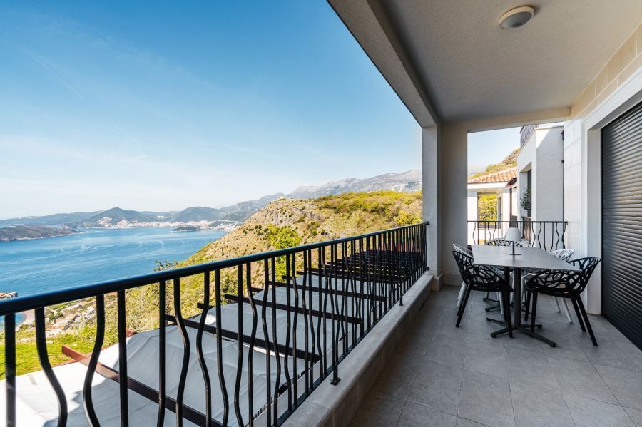Monte Living by In Property 4