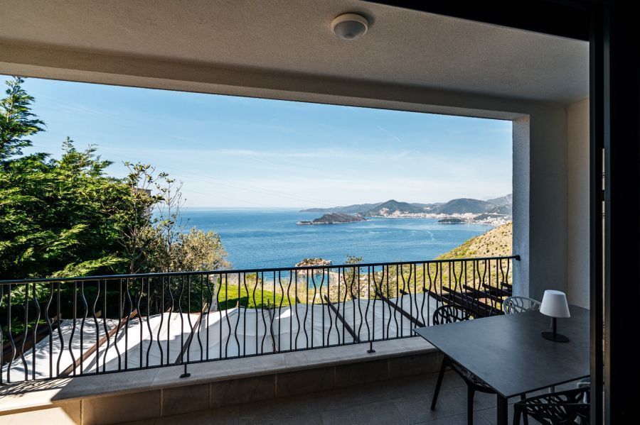 Monte Living by In Property 5