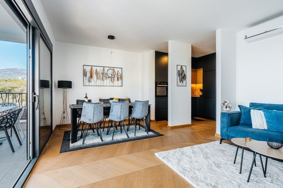 Monte Living by In Property 6