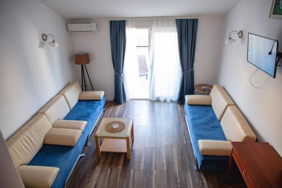 For-A Apartmani 3