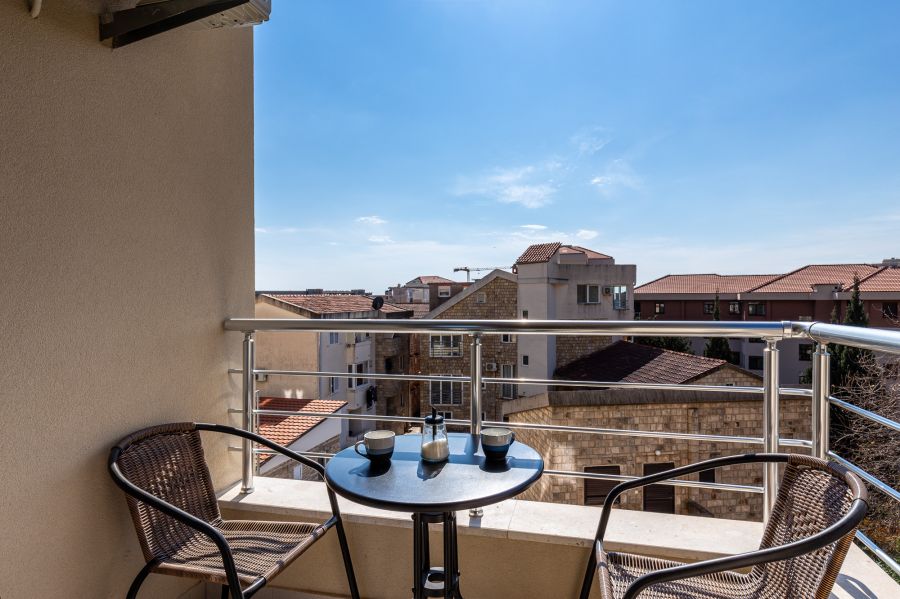 Contemporary Retreat in Bečići 1bd 6