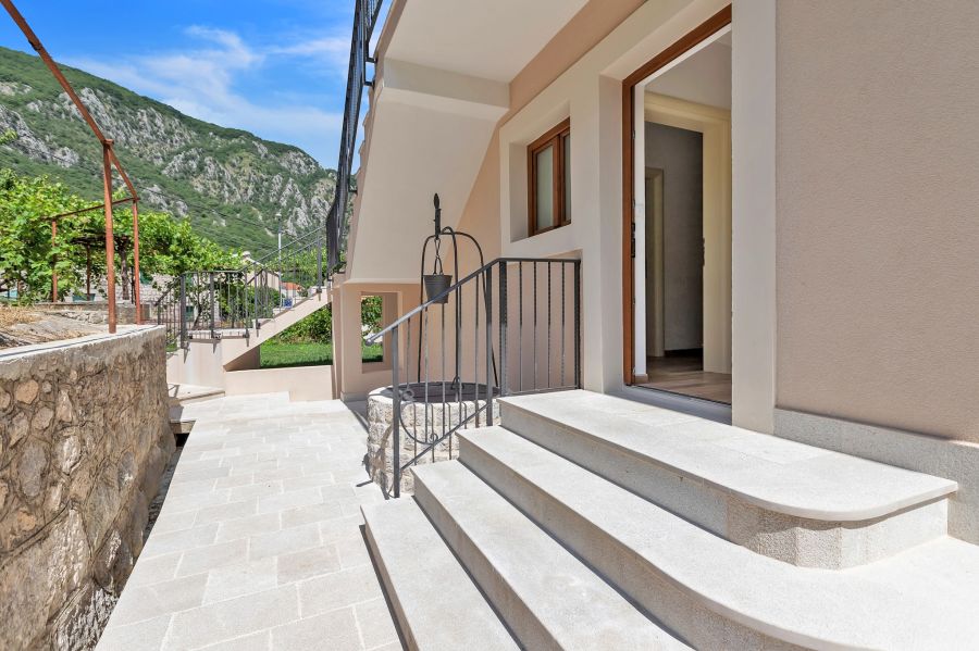 Apartments Mezini 11 5