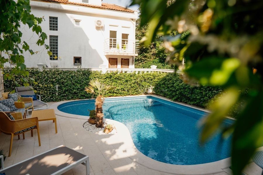 Captain's Villa 1