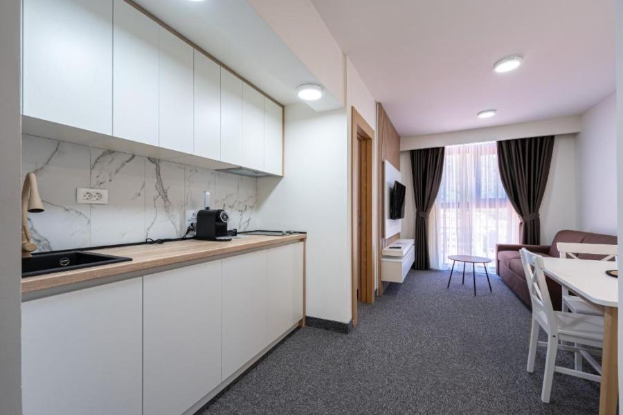 Rooftop Hotel  3
