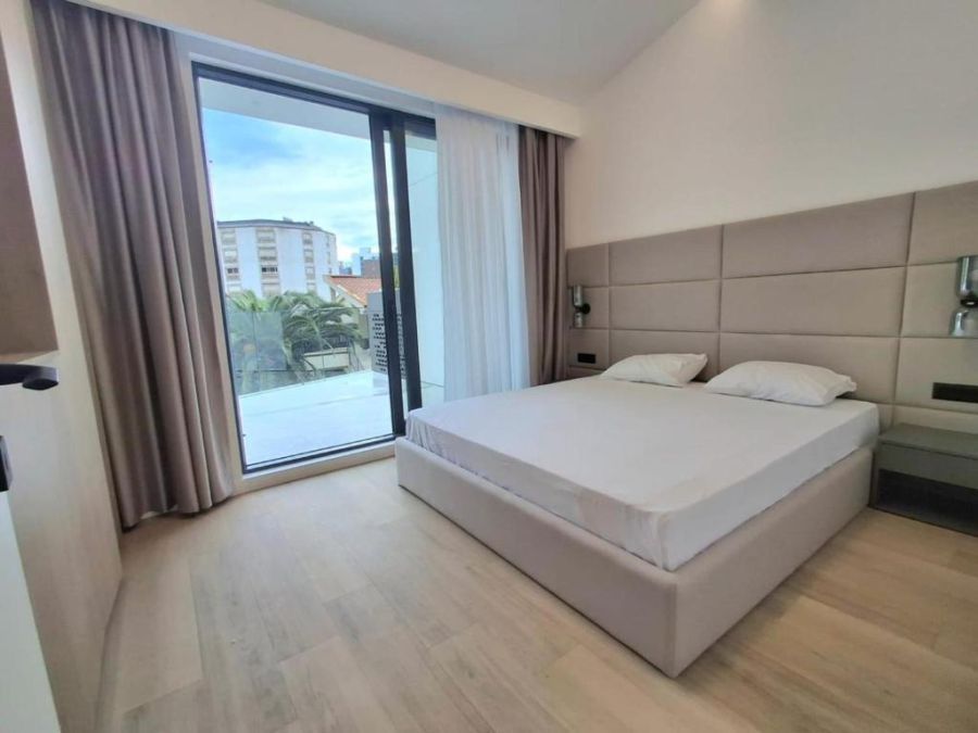 Onia Luxury Escape 5