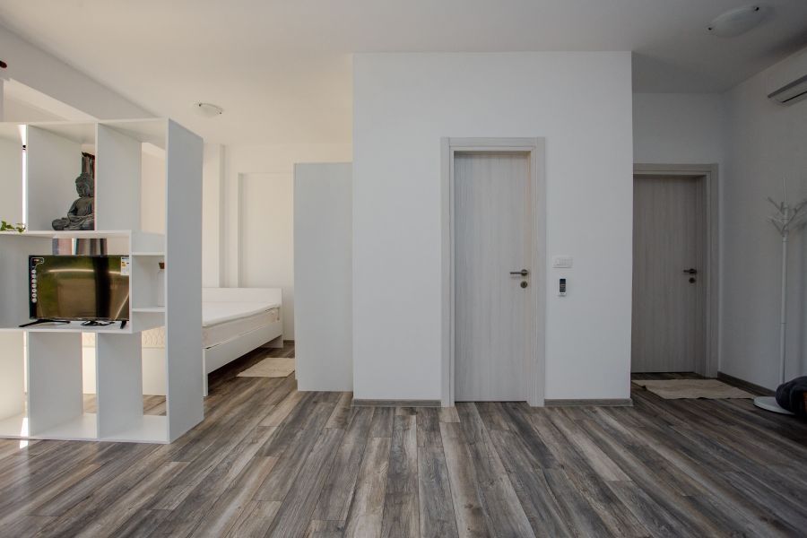 Spacious Panoramic Parus Apartments with Sea View 5