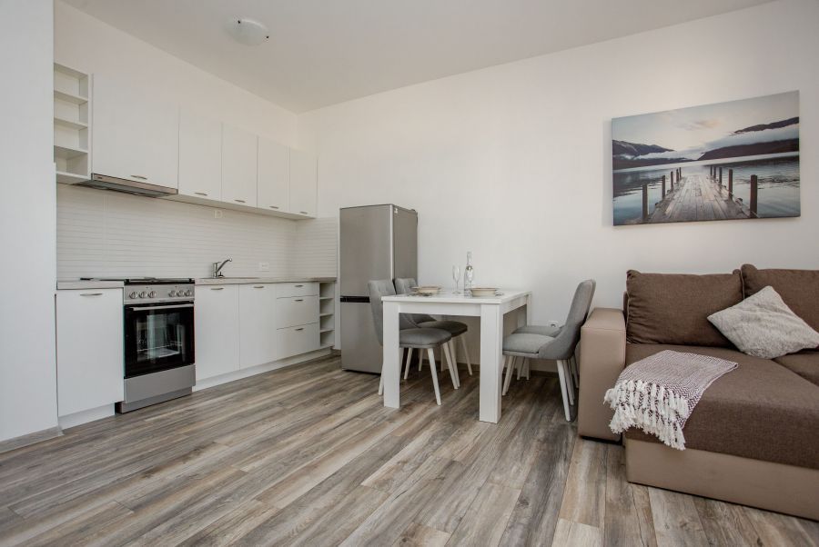 Spacious Panoramic Parus Apartments with Sea View 6