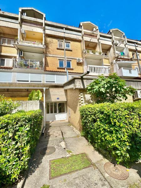 Two Bedroom Apartment Near The Slovenska Beach 1