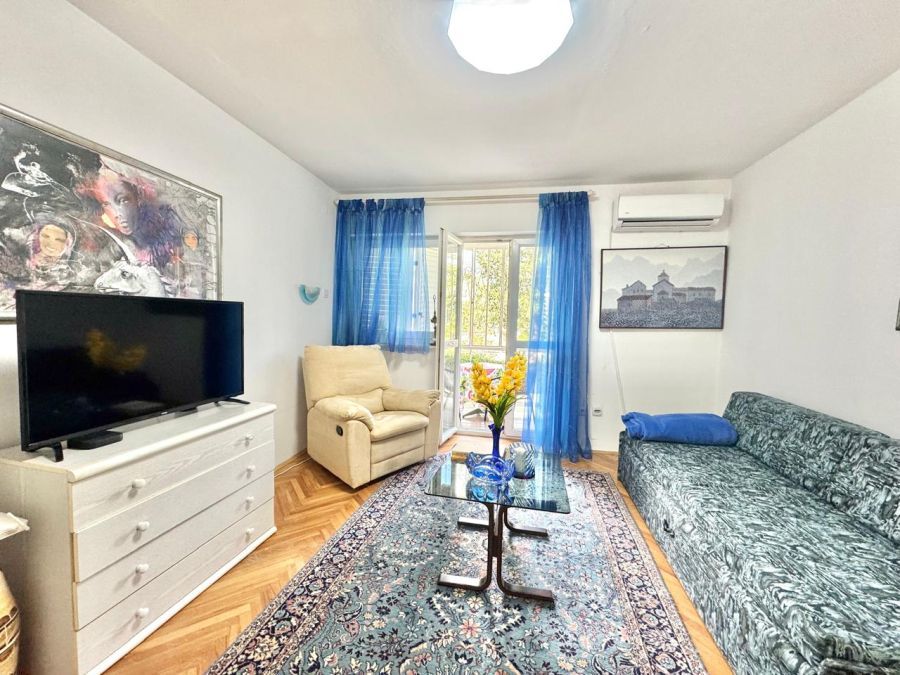Two Bedroom Apartment Near The Slovenska Beach 1