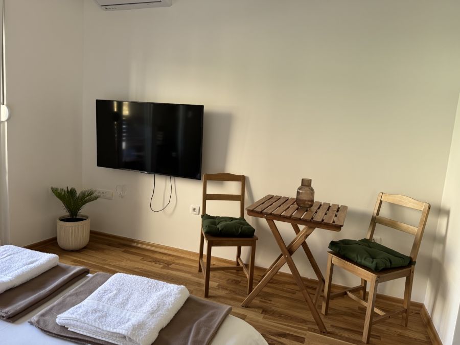 Stylish Studio IVSOLE 1
