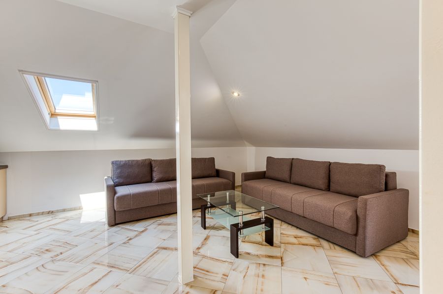 Central WoW Living 2bd 3