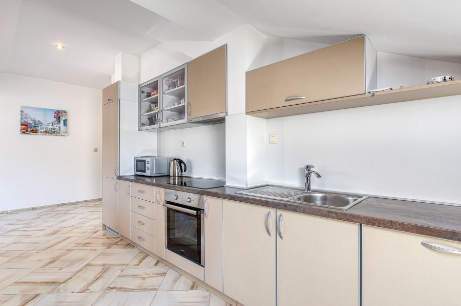 Central WoW Living 2bd 5