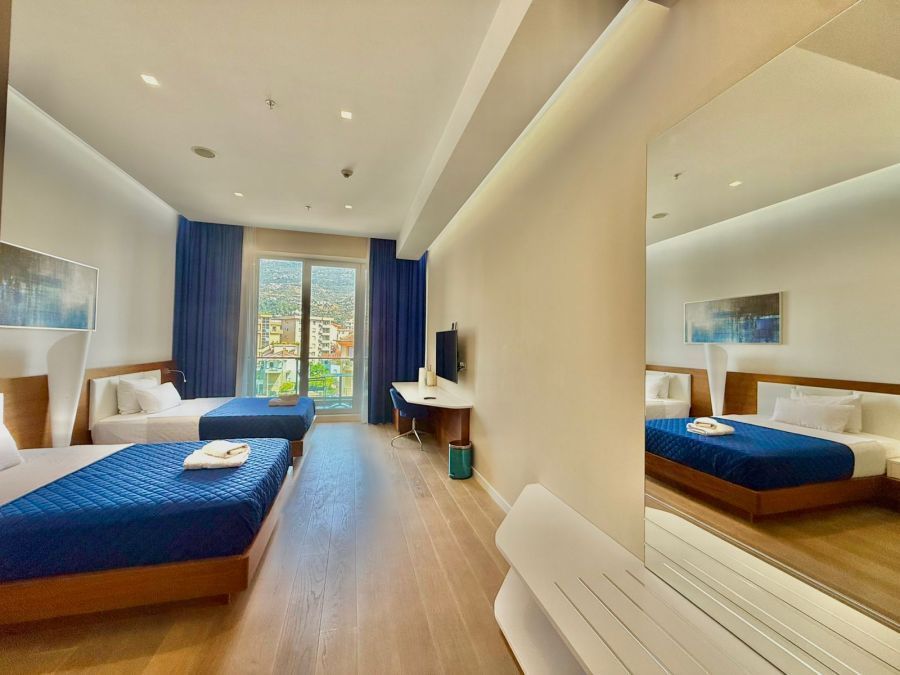 Condo Studio Plaza 4