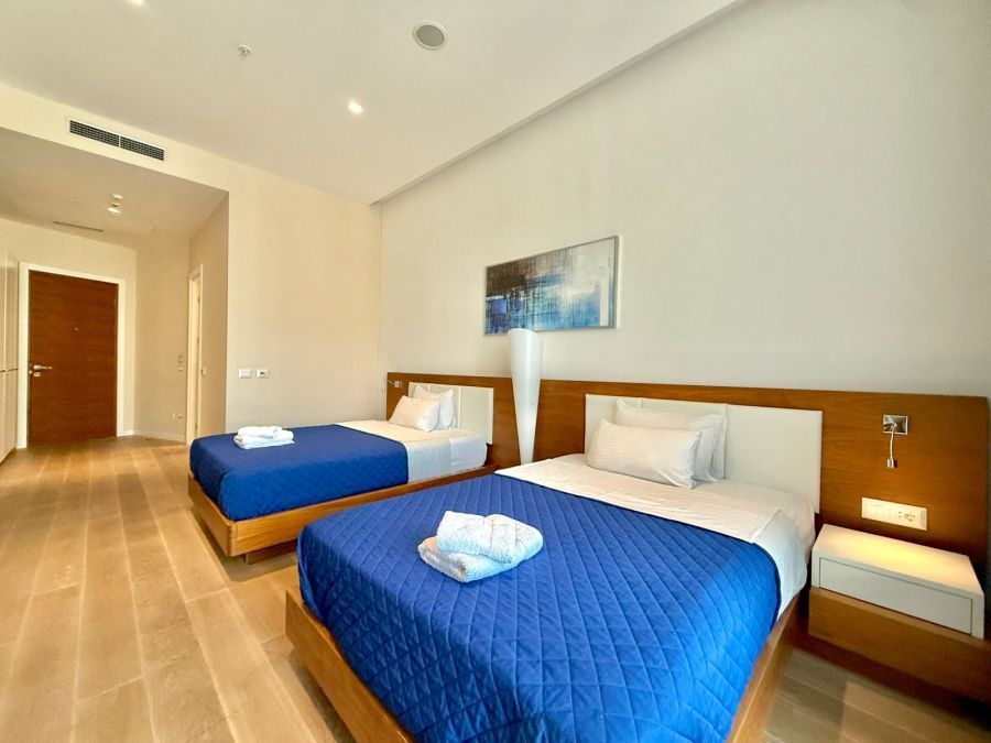 Condo Studio Plaza 5